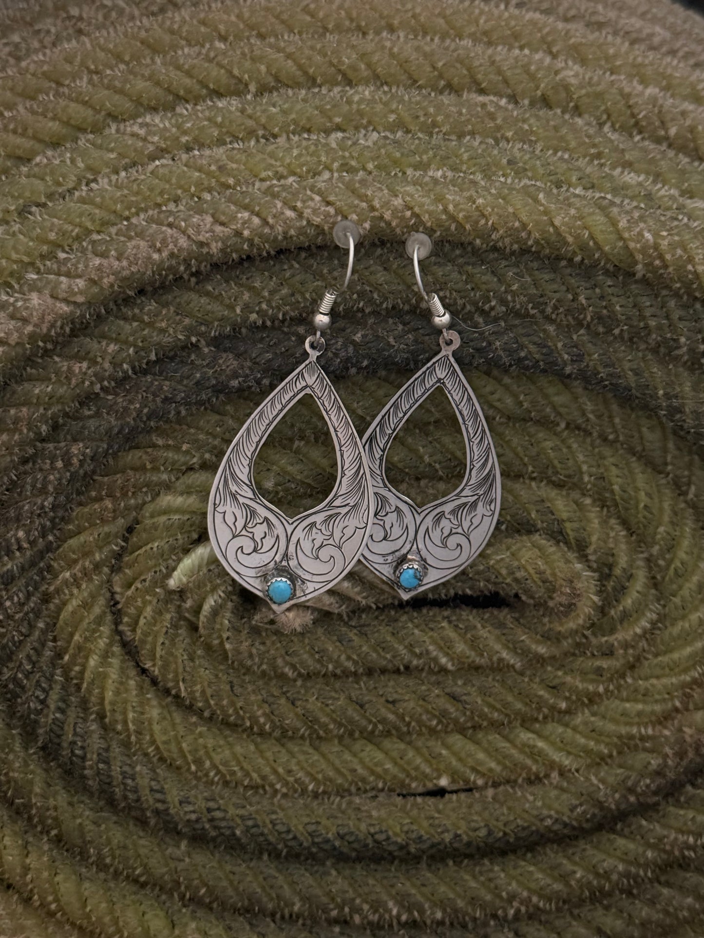 Hand Engraved Sterling and Kingman Turquoise Collar Necklace and Drop Earrings Set