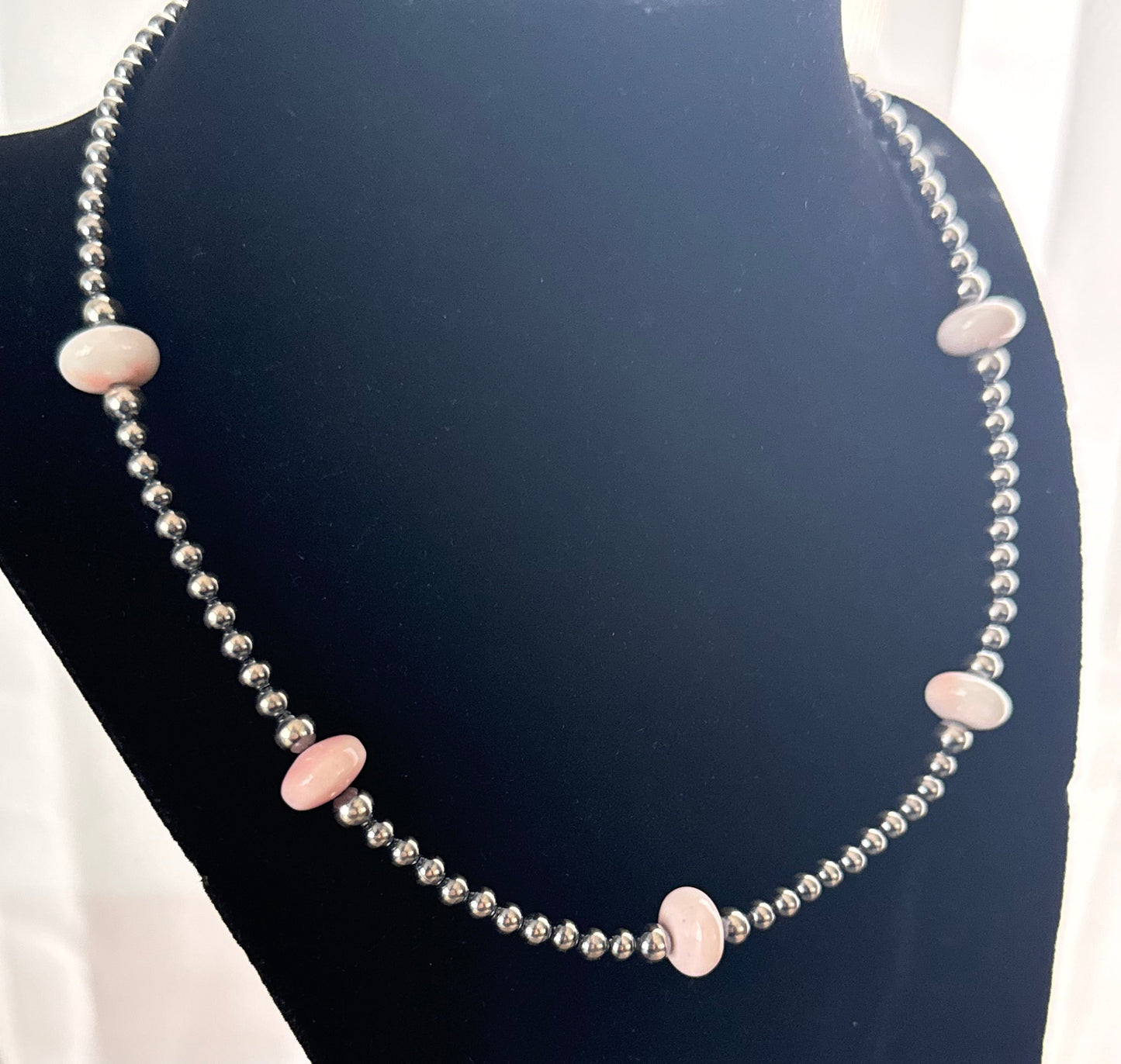 14-Inch Silver Pearl and Pink Conch Bead Strand