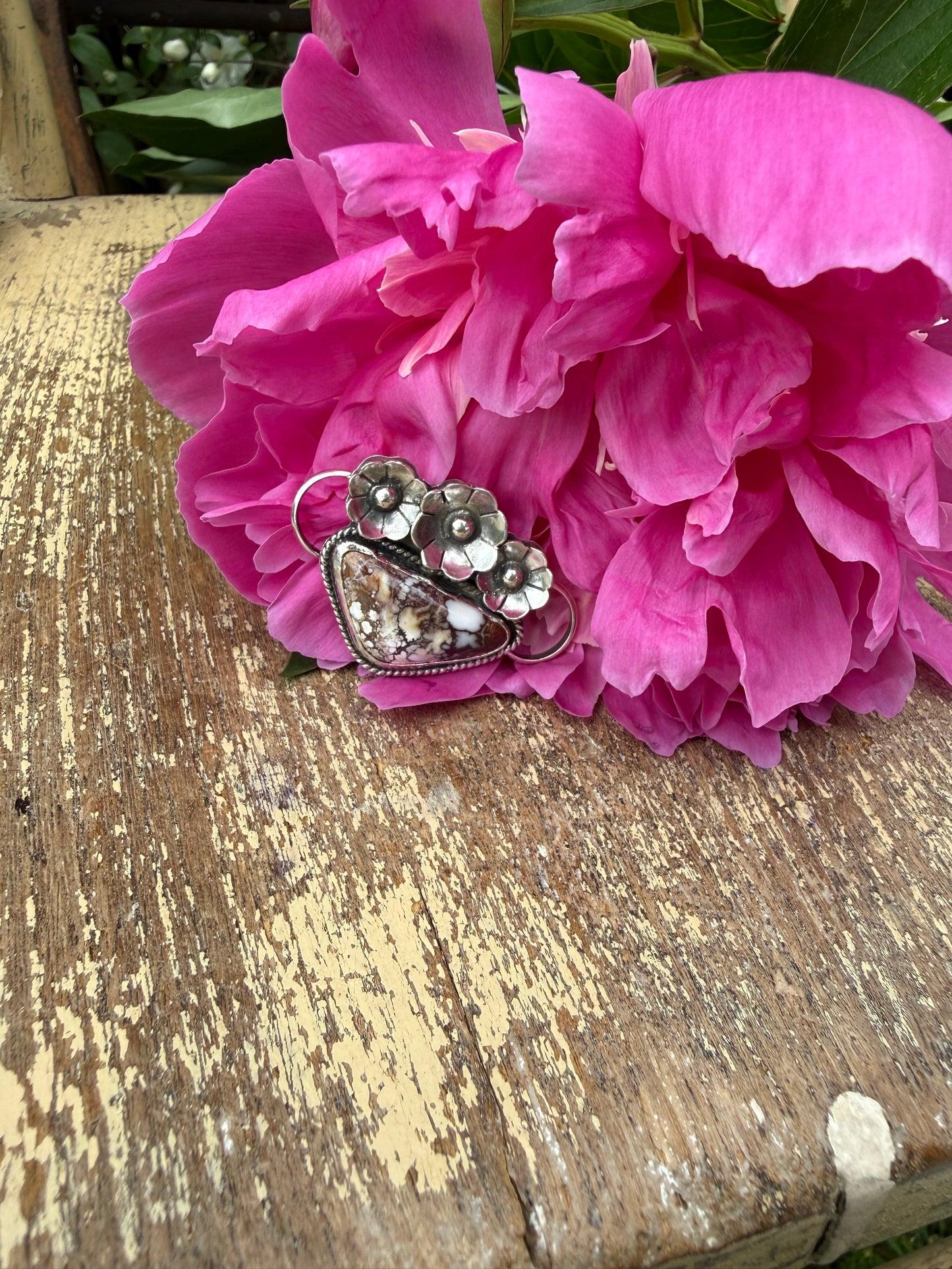 Wild Horse Twilly Slide with Flowers